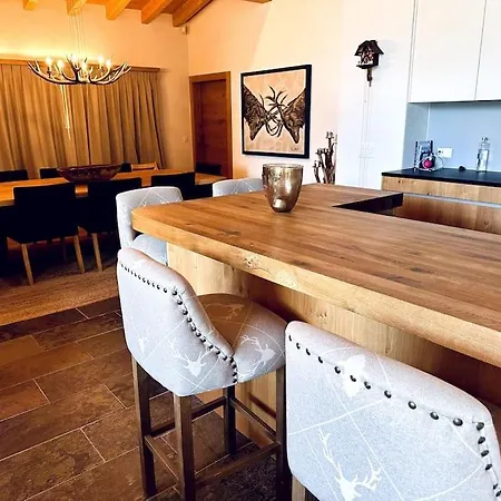Luxury In With Stunning Views شاليه