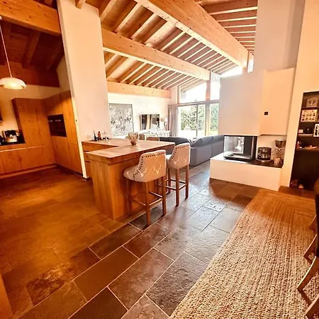 Luxury In With Stunning Views 木屋 *