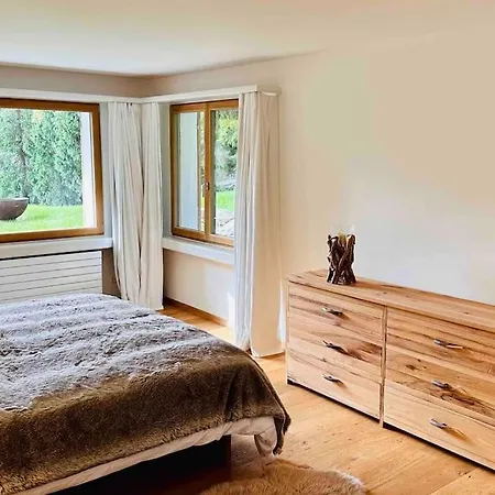 Luxury In With Stunning Views 木屋