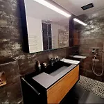 Luxury In With Stunning Views 샬레 *