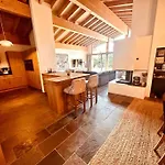 Luxury In With Stunning Views 샬레 *